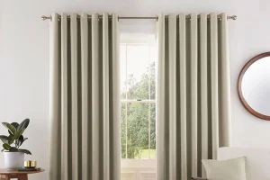 پرده مخمل طلاکوب